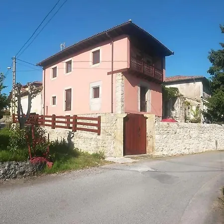 Casa Vacacional La Coruxa בית אירוח *