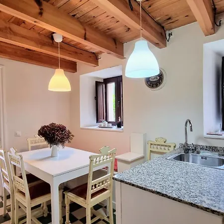 Casa Vacacional La Coruxa * Vidiago